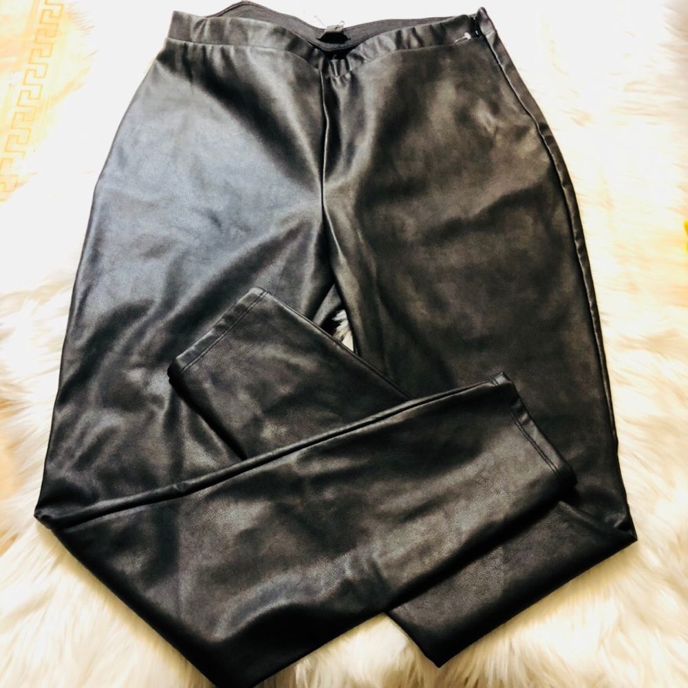 Halogen vegan leather with faux sued interior S2